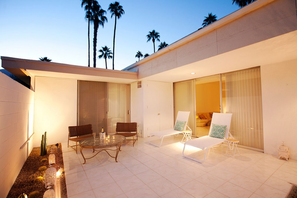 Private patio at 15 Desert Lakes